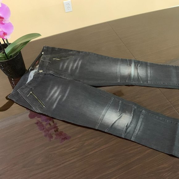 Women's Jean's - Picture 1 of 3